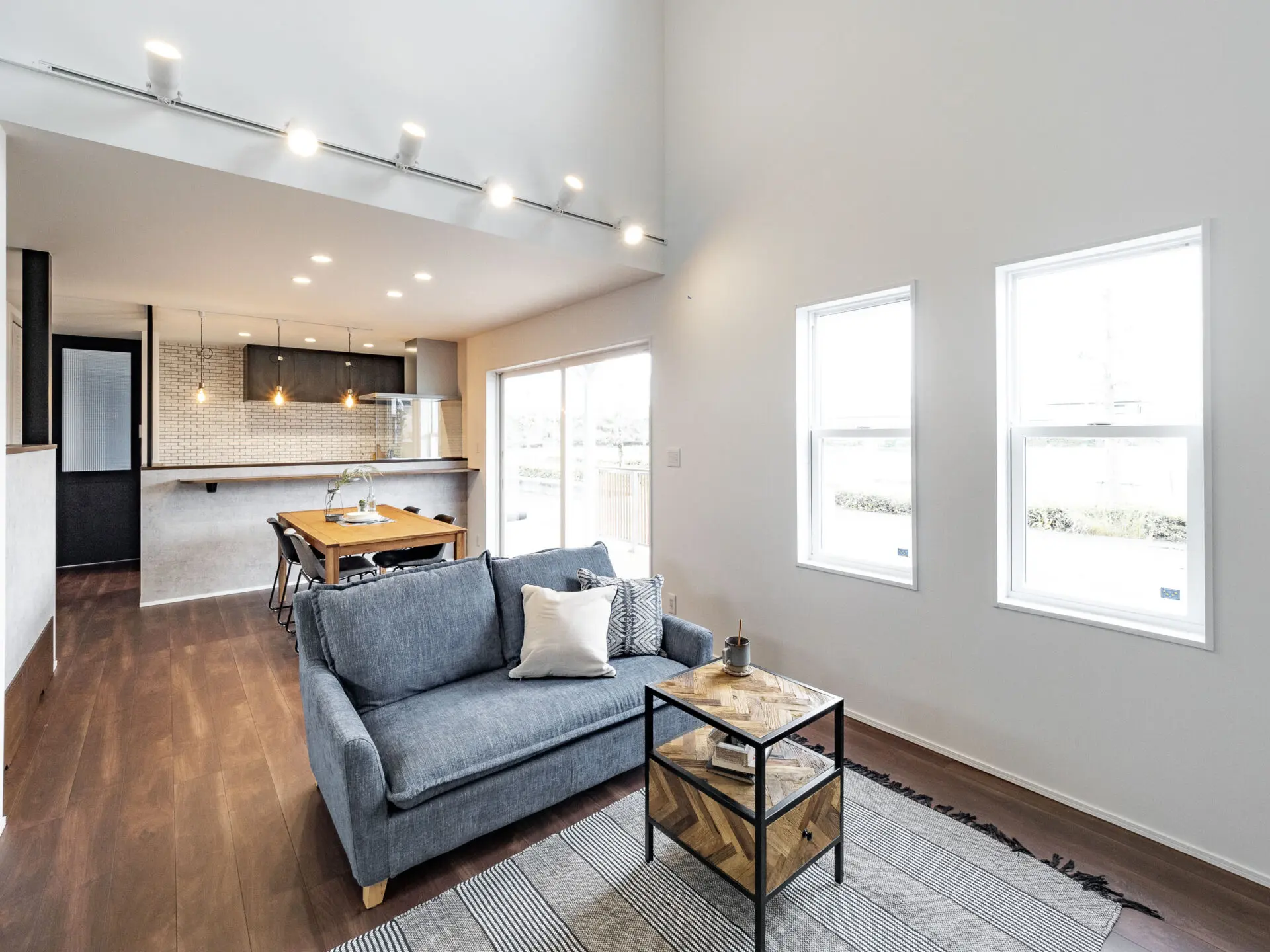 爽やかな風や光と暮らす、カリフォルニアスタイルの家