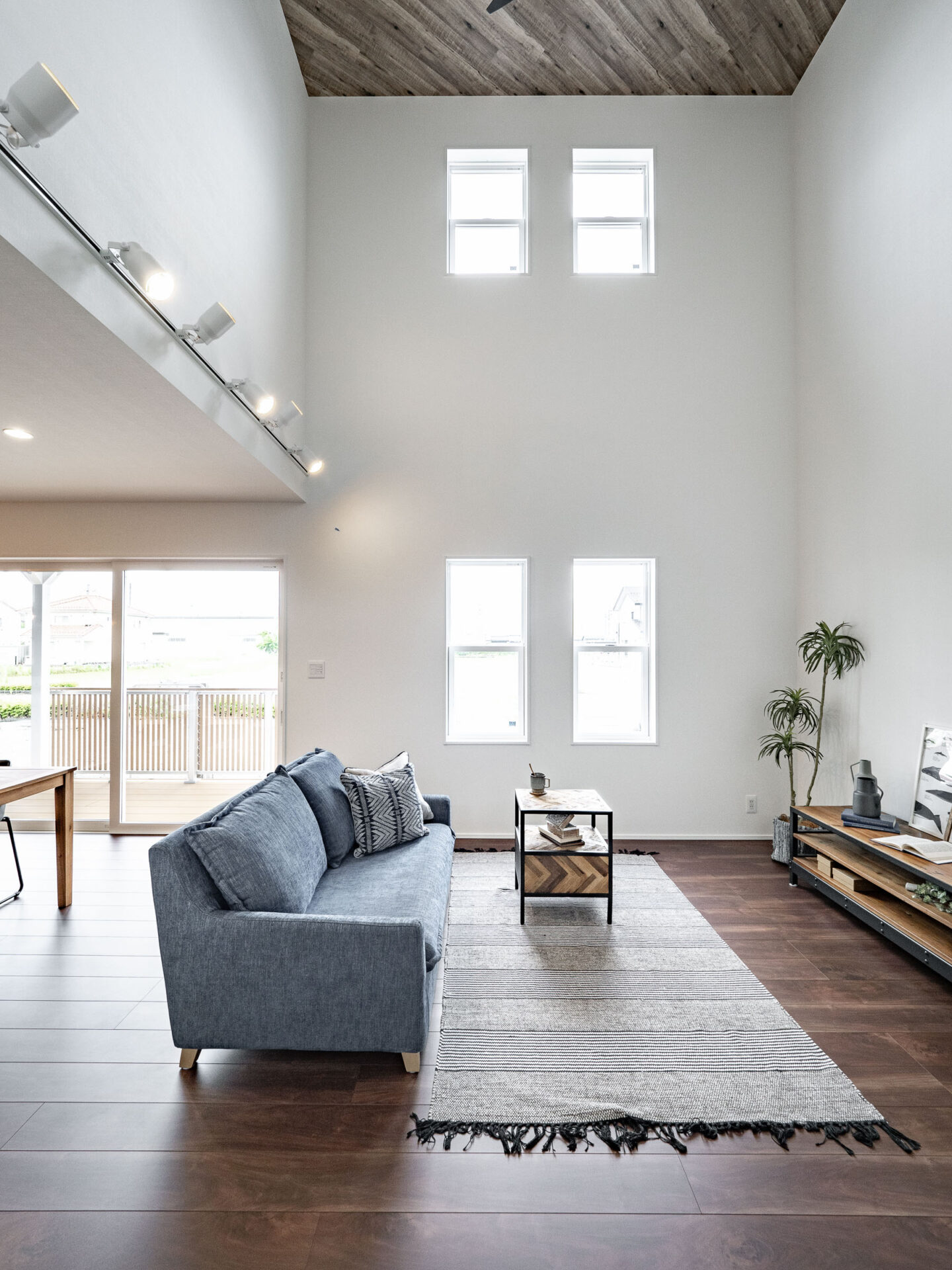 爽やかな風や光と暮らす、カリフォルニアスタイルの家